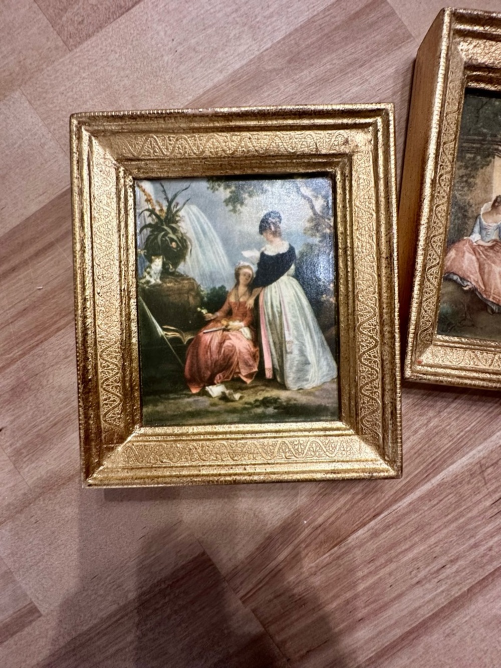 Pair of Italian Wall Art Ornate Gold Frames - Picture 6 of 7